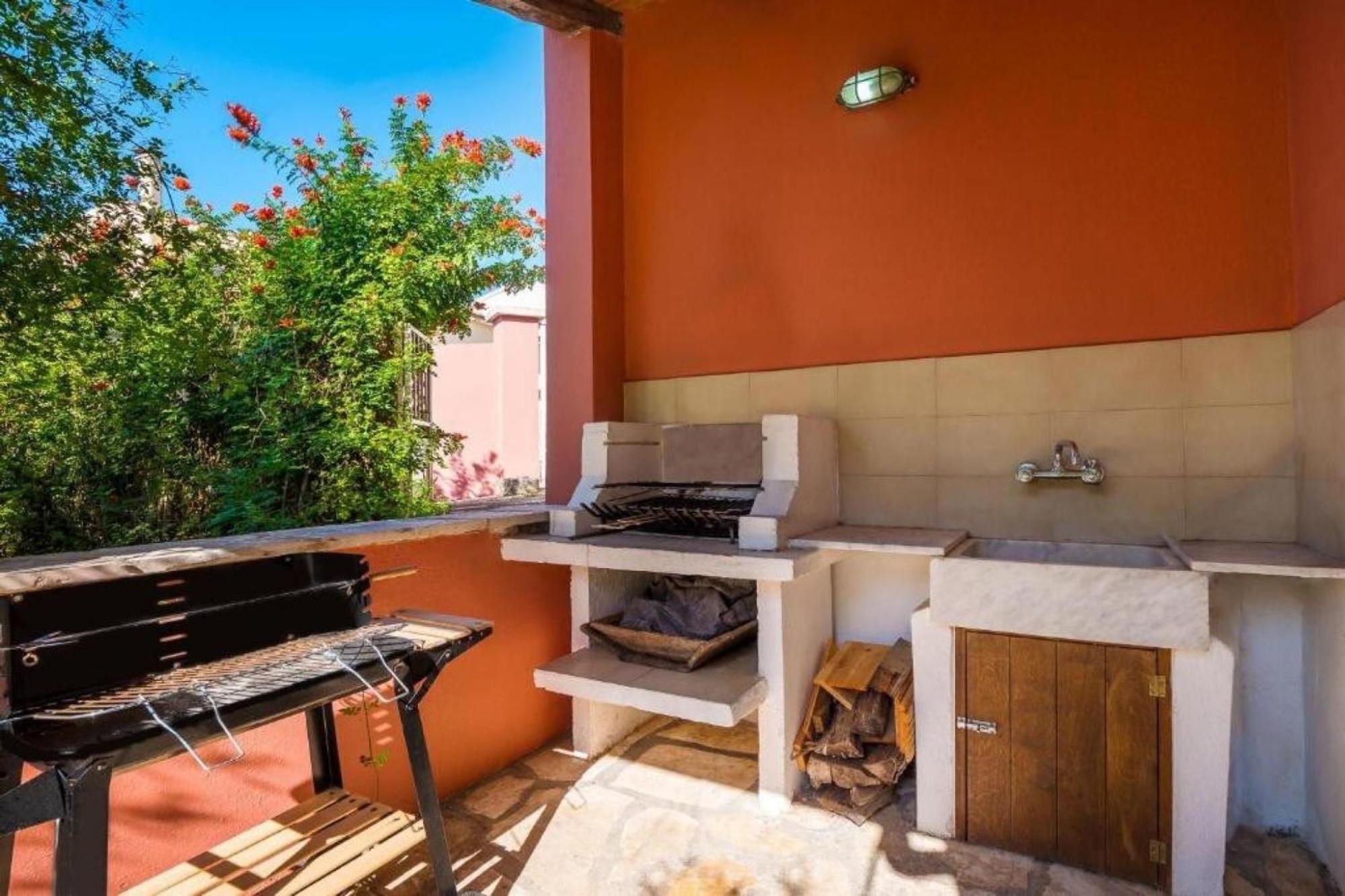 Вилла Secret Garden House - Private Garden With Pool Ахарави Экстерьер фото